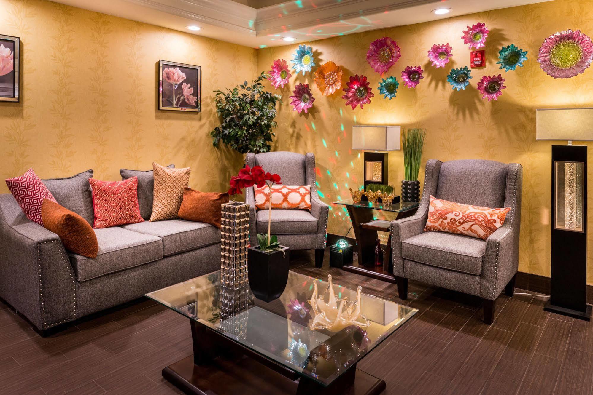 Inn Of The Dove Romantic Luxury & Business Suites Bensalem Exterior foto