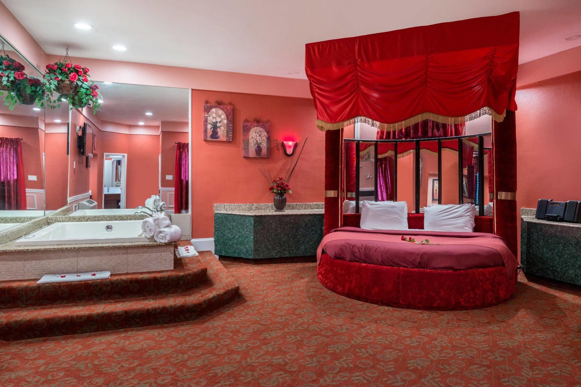 Inn Of The Dove Romantic Luxury & Business Suites Bensalem Exterior foto