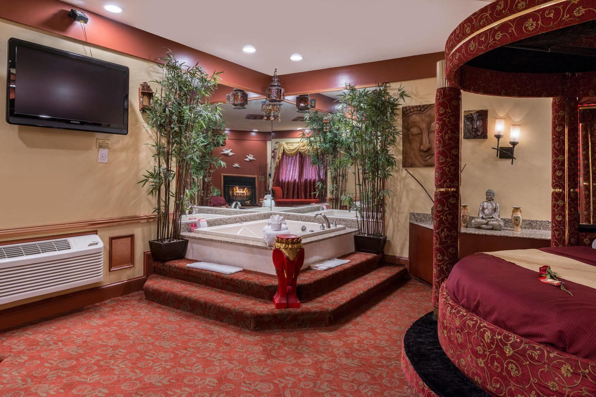Inn Of The Dove Romantic Luxury & Business Suites Bensalem Exterior foto